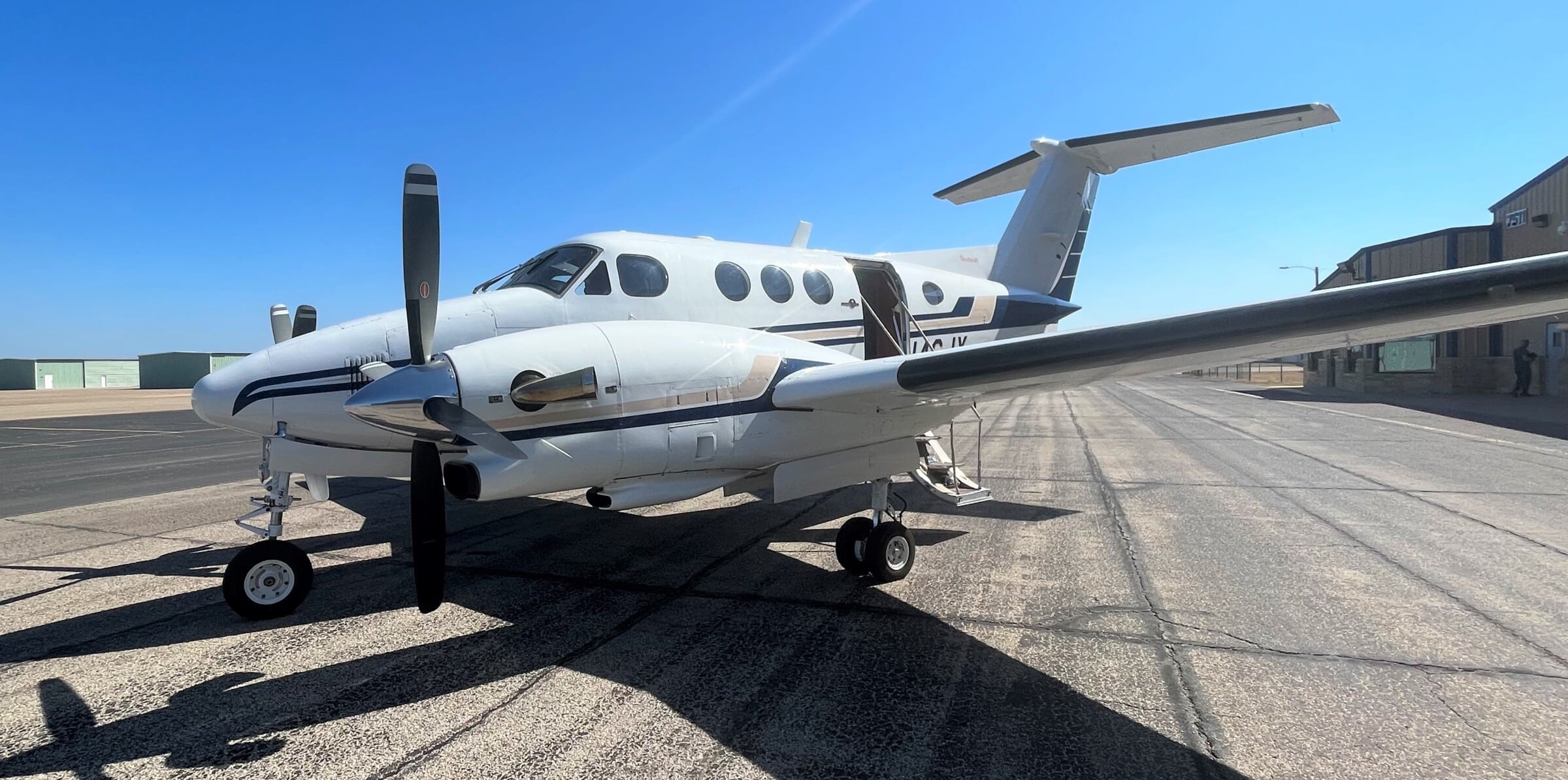 1982 KING AIR F90 - LA-171 | N46JX - Blackhawk Aerospace